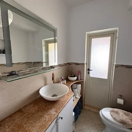 Pearl Apartment *